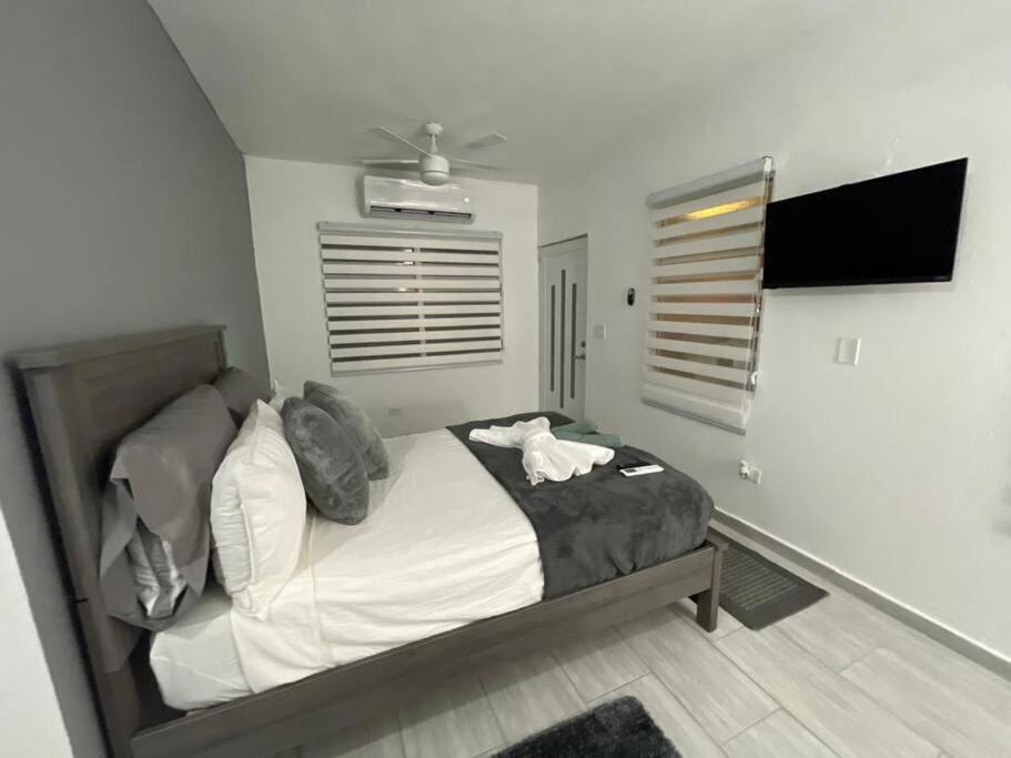 Urban Lodgings One @ Roosevelt 457 Σαν Χουάν Εξωτερικό φωτογραφία